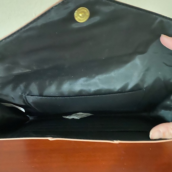 GUESS clutch - Picture 2 of 5